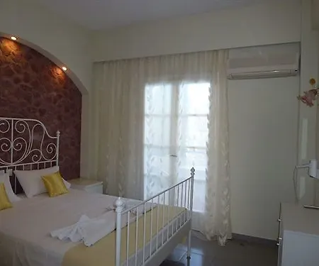 Atalos 3* Kamari (Santorini)
